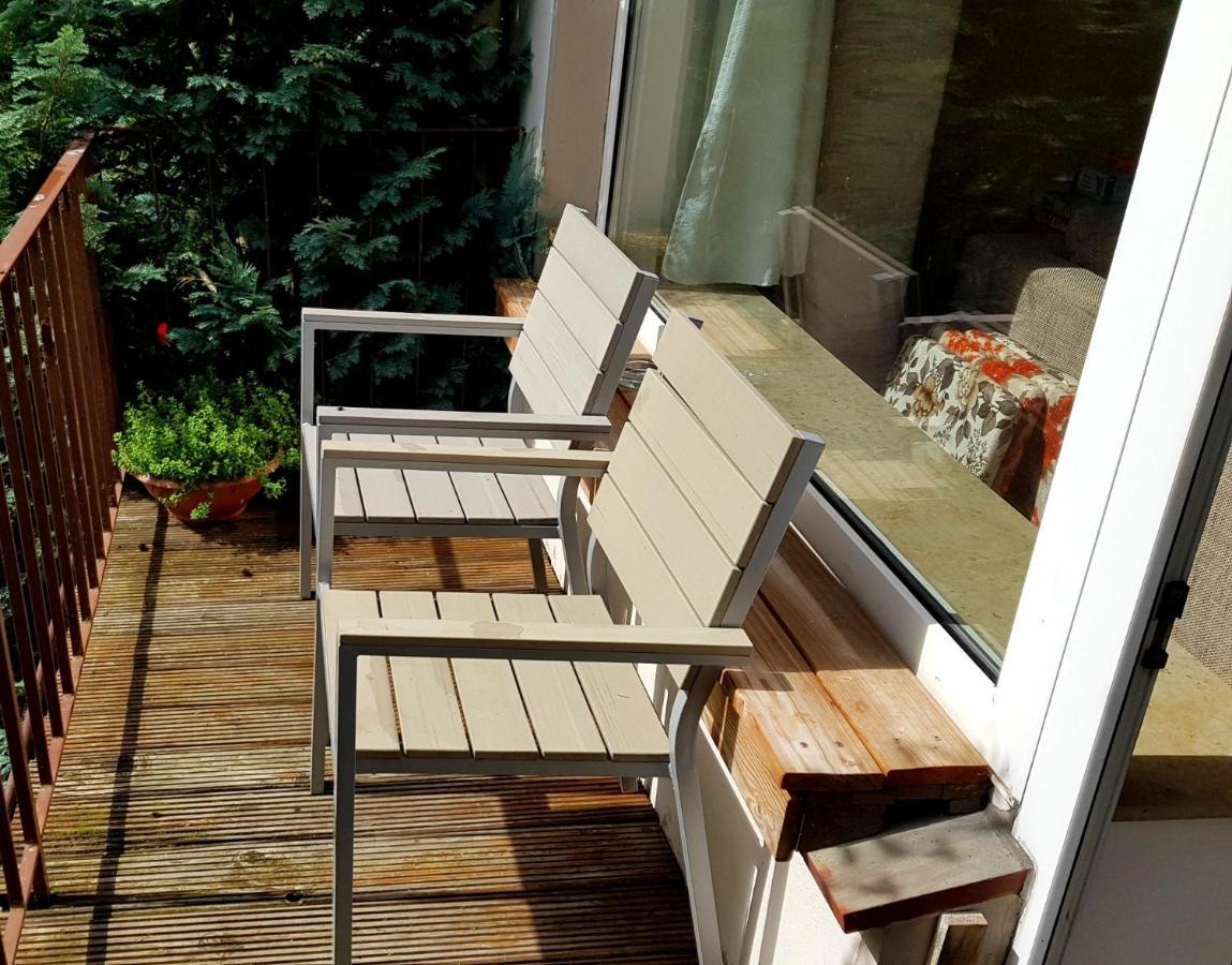 Stadtnahe Wohnung Mit Kl.Balkon Und Parkplatz Oldenburg Exteriör bild