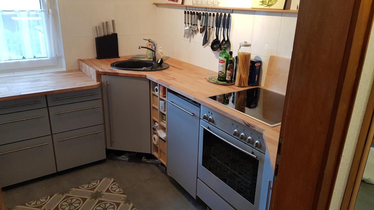 Stadtnahe Wohnung Mit Kl.Balkon Und Parkplatz Oldenburg Exteriör bild